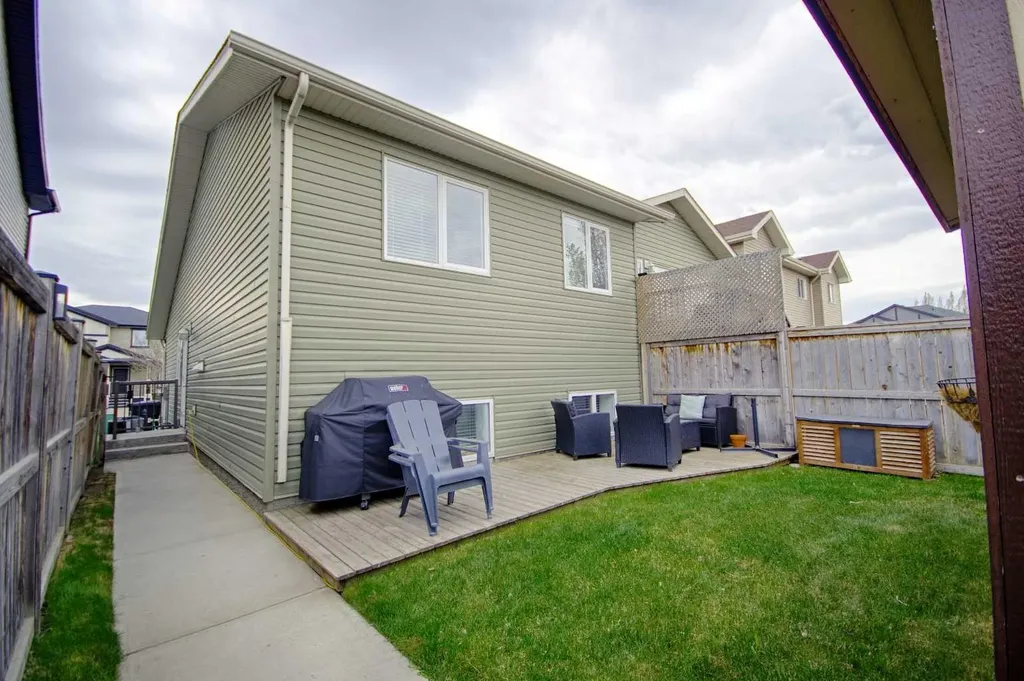 847 Silkstone Close W Lethbridge AB T1J 5K1
