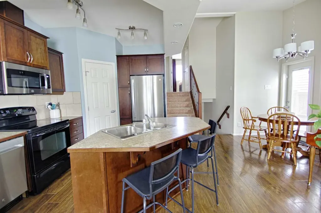 847 Silkstone Close W Lethbridge AB T1J 5K1