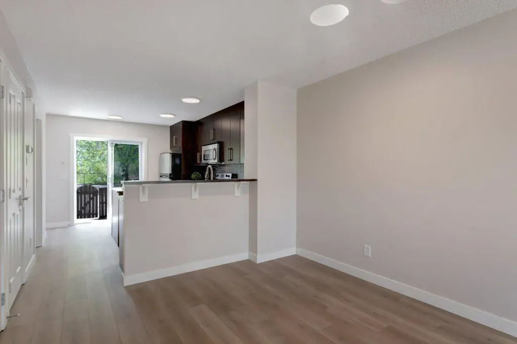95 Aspen Hills Drive SW Calgary AB T3H 0P8