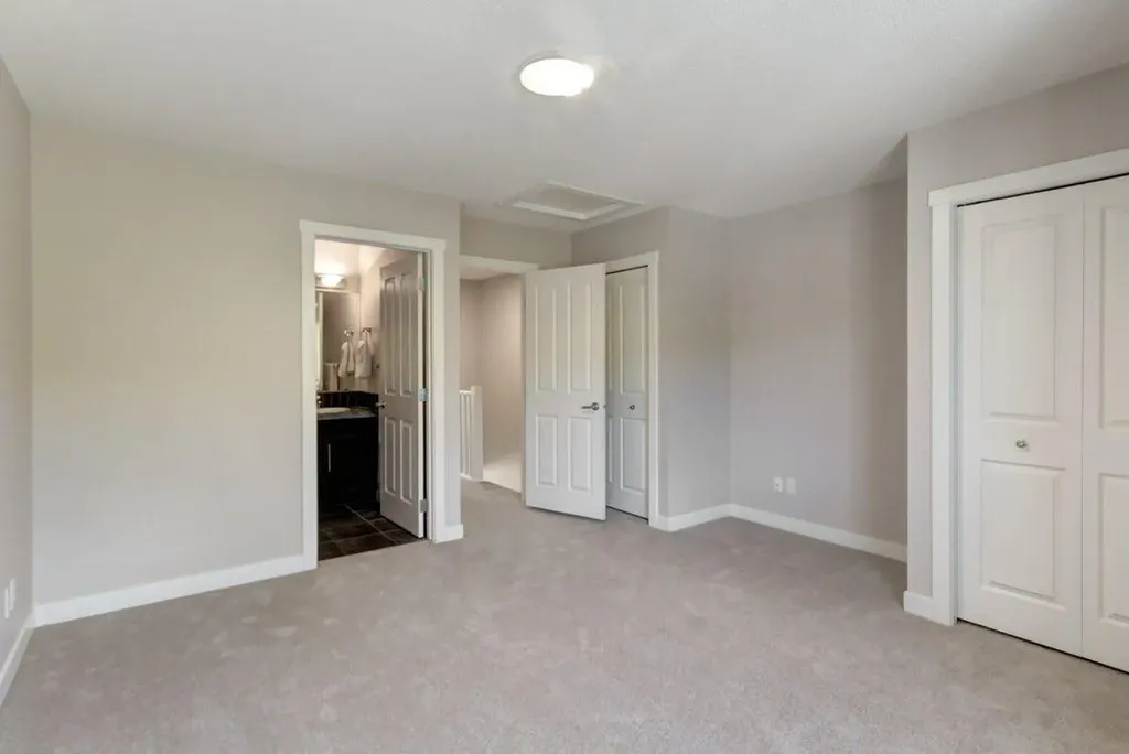 95 Aspen Hills Drive SW Calgary AB T3H 0P8
