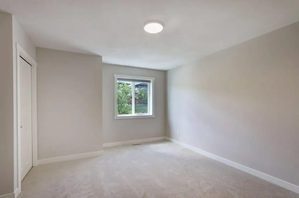 95 Aspen Hills Drive SW Calgary AB T3H 0P8