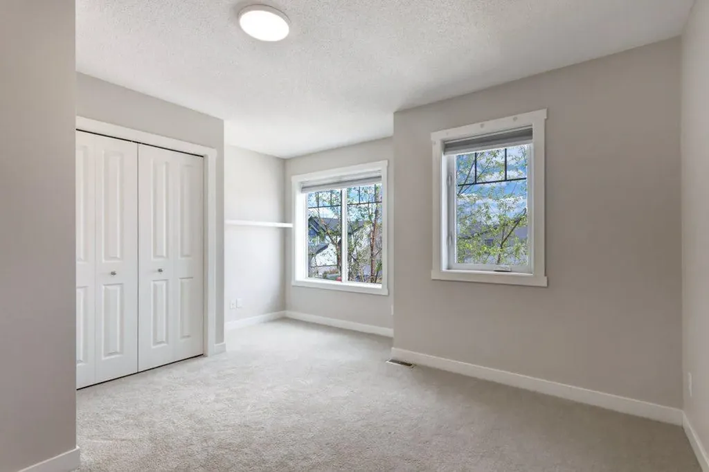 95 Aspen Hills Drive SW Calgary AB T3H 0P8