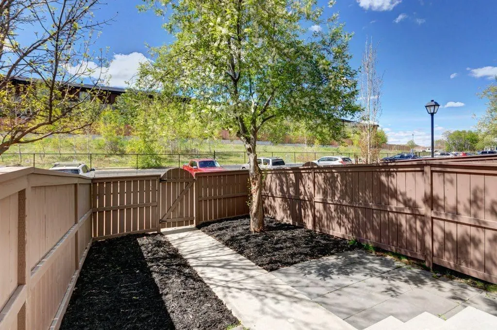 95 Aspen Hills Drive SW Calgary AB T3H 0P8