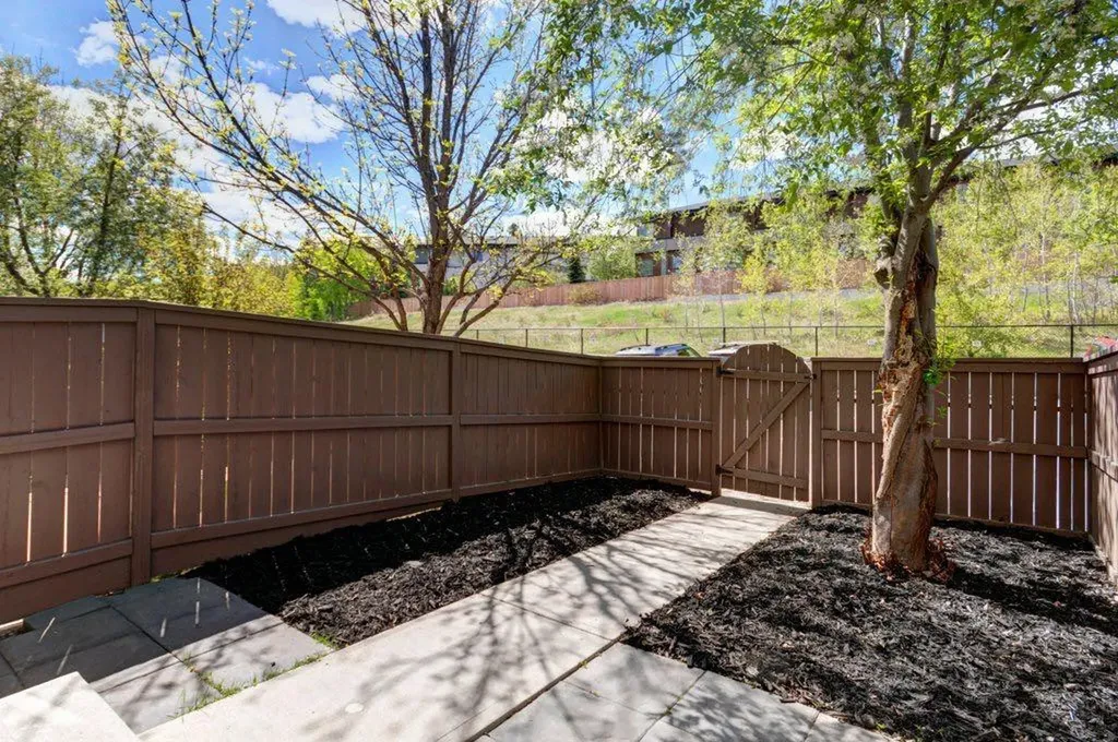 95 Aspen Hills Drive SW Calgary AB T3H 0P8