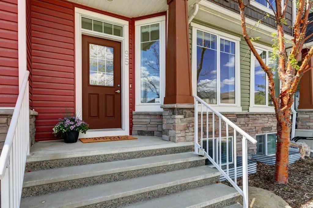 95 Aspen Hills Drive SW Calgary AB T3H 0P8