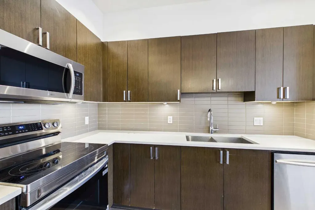 28 Auburn Bay Link SE Calgary AB T3M1Z7