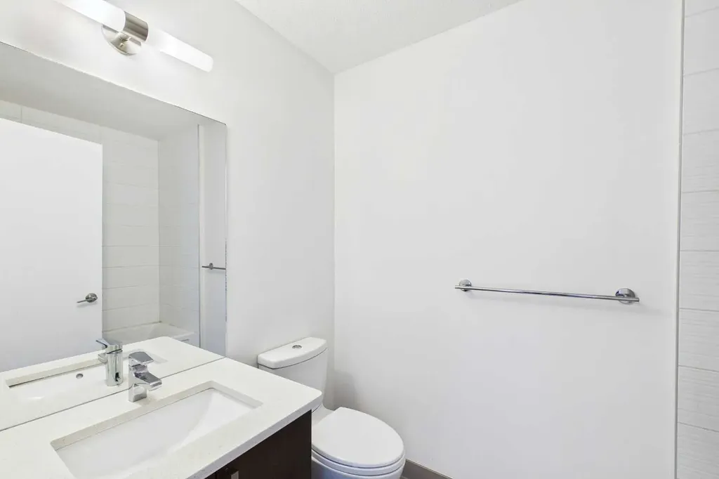 28 Auburn Bay Link SE Calgary AB T3M1Z7