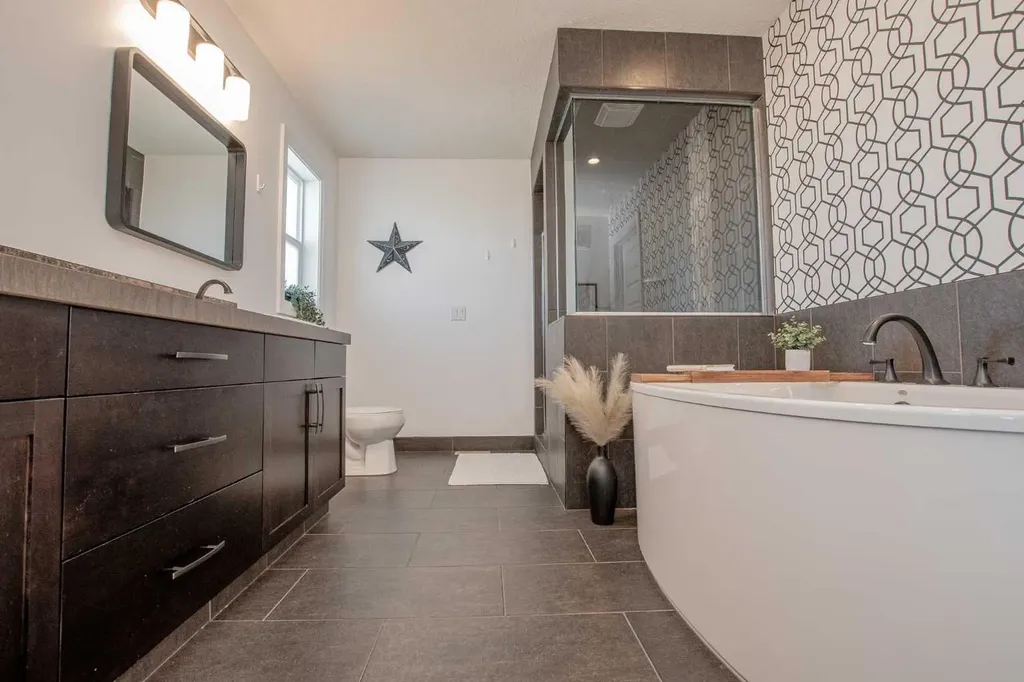 7614 112 Street Grande Prairie AB T8W 0B9