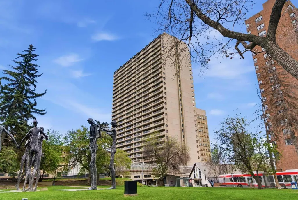221 6 Avenue SE Calgary AB T2G 4Z9