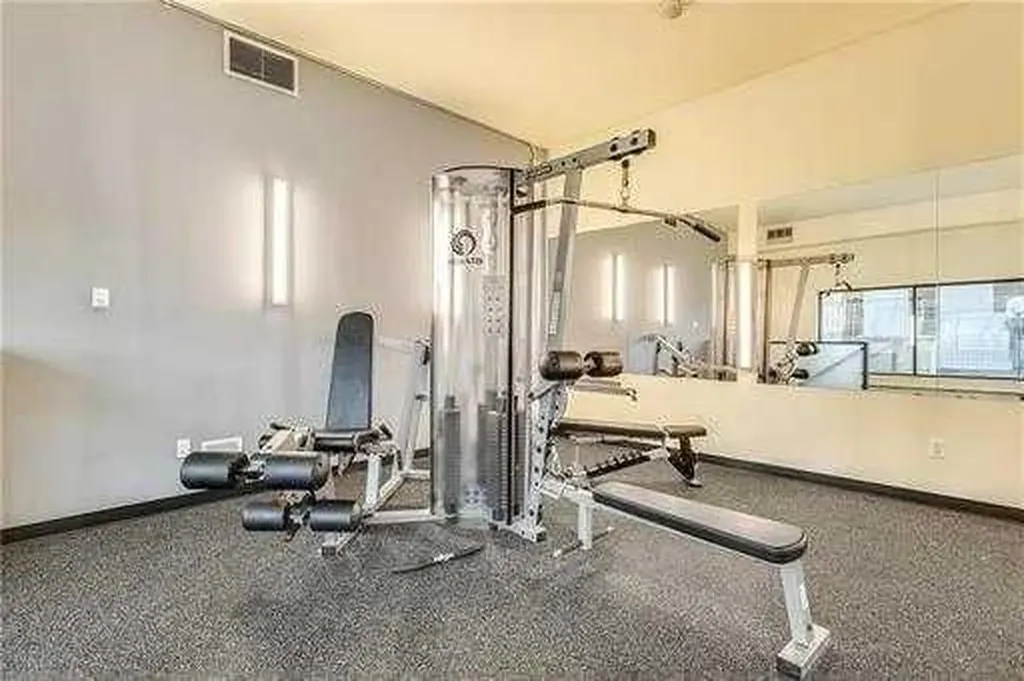221 6 Avenue SE Calgary AB T2G 4Z9