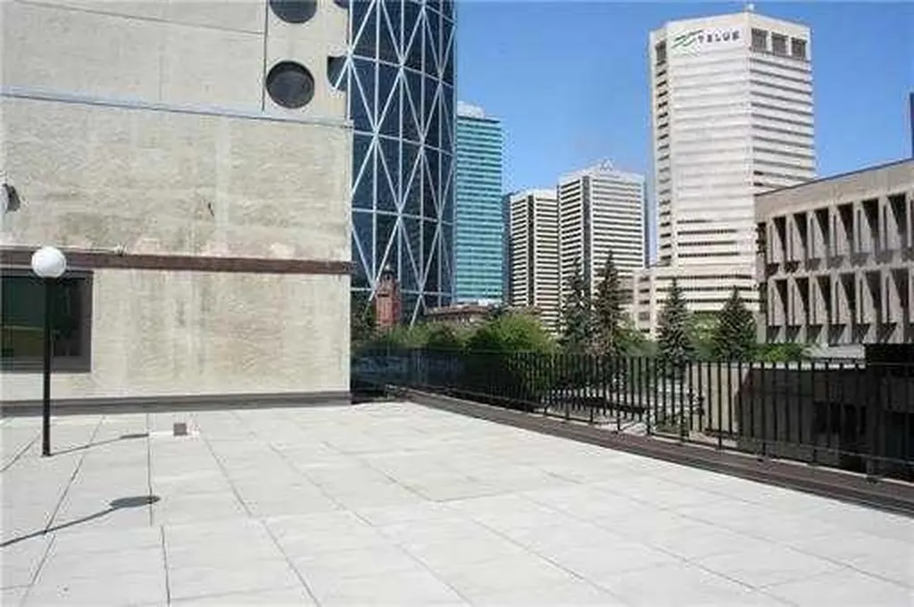 221 6 Avenue SE Calgary AB T2G 4Z9