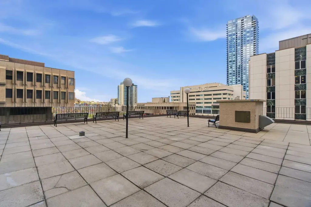 221 6 Avenue SE Calgary AB T2G 4Z9