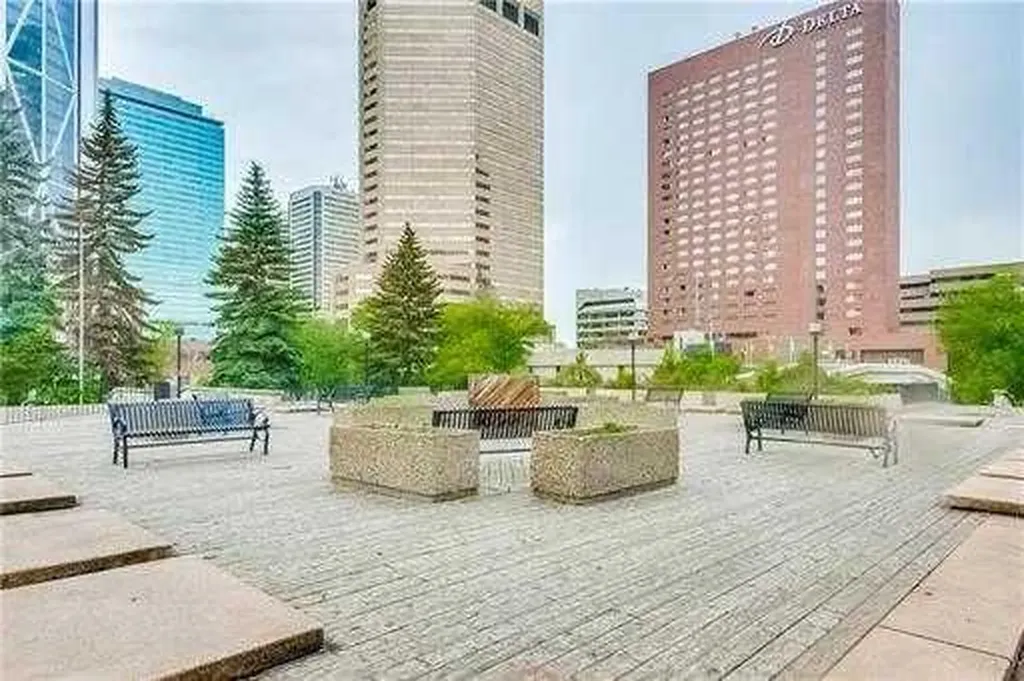 221 6 Avenue SE Calgary AB T2G 4Z9