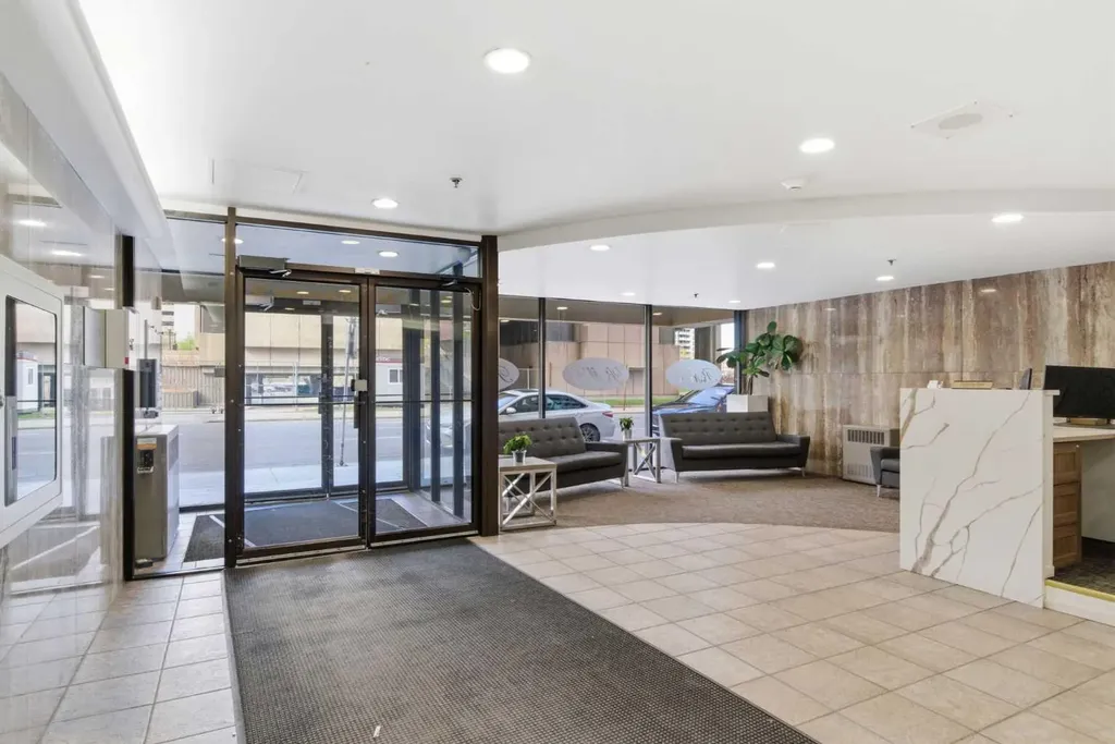 221 6 Avenue SE Calgary AB T2G 4Z9