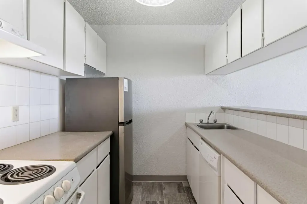 221 6 Avenue SE Calgary AB T2G 4Z9