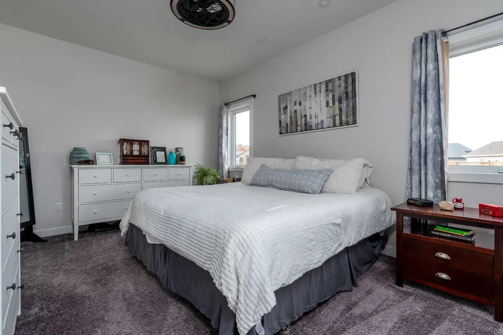 7302 37 Street Close Lloydminster AB T9V 3P7