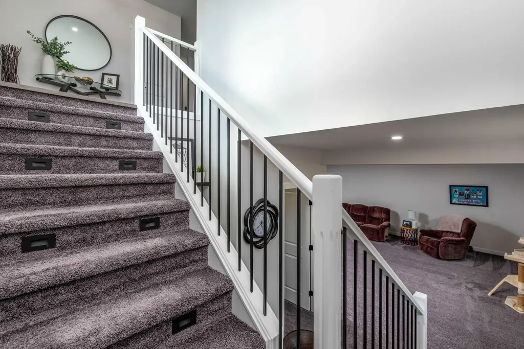 7302 37 Street Close Lloydminster AB T9V 3P7