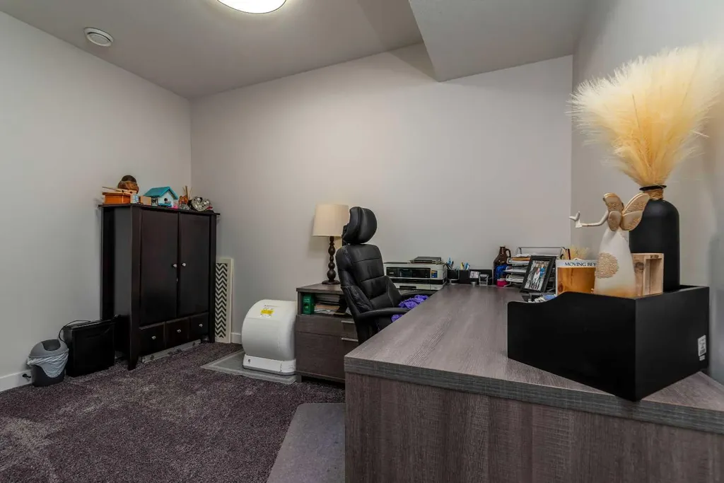 7302 37 Street Close Lloydminster AB T9V 3P7