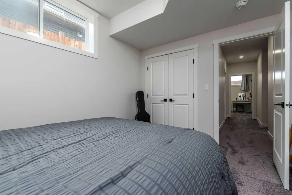 7302 37 Street Close Lloydminster AB T9V 3P7