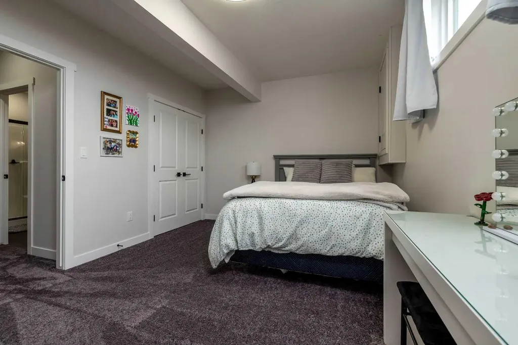 7302 37 Street Close Lloydminster AB T9V 3P7
