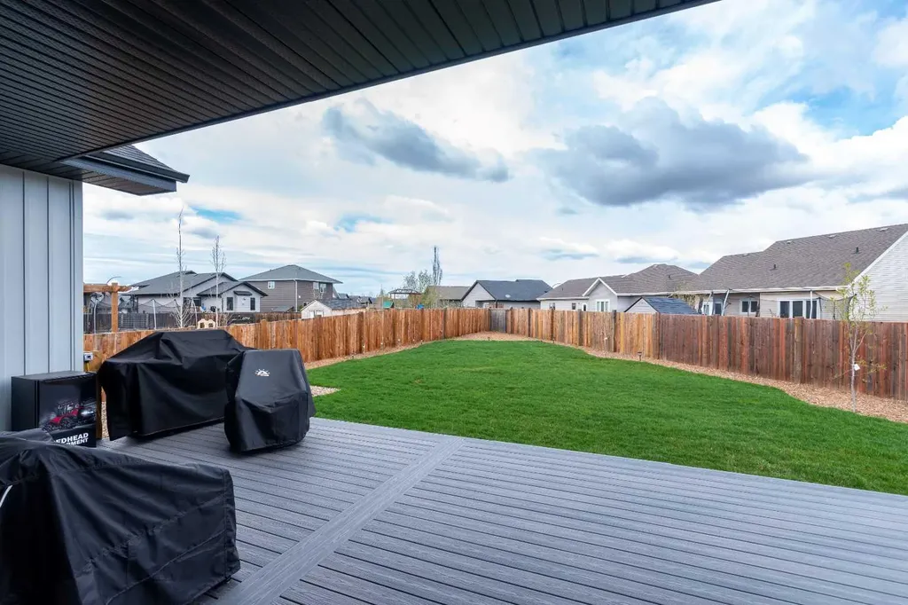 7302 37 Street Close Lloydminster AB T9V 3P7