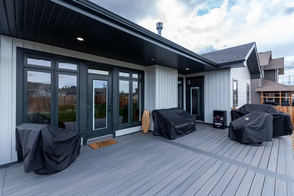 7302 37 Street Close Lloydminster AB T9V 3P7
