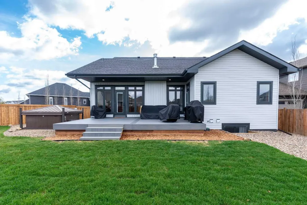 7302 37 Street Close Lloydminster AB T9V 3P7