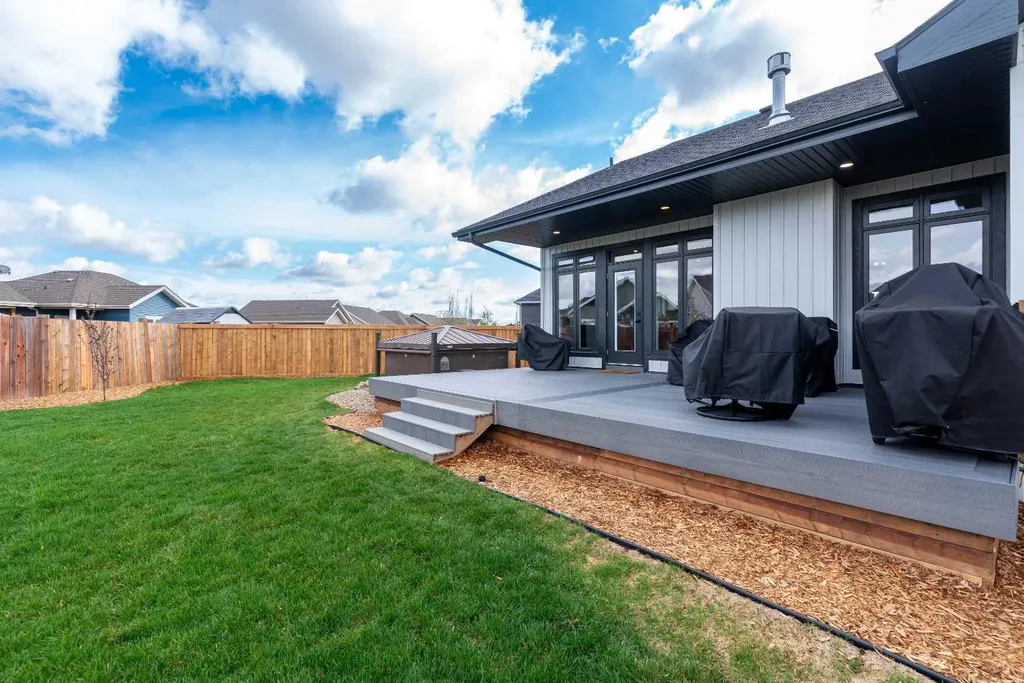 7302 37 Street Close Lloydminster AB T9V 3P7