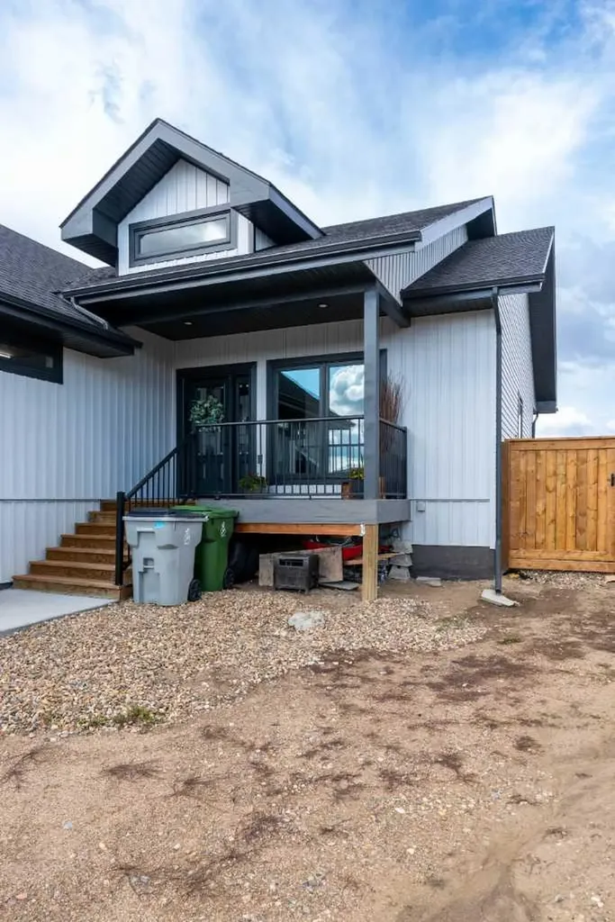 7302 37 Street Close Lloydminster AB T9V 3P7