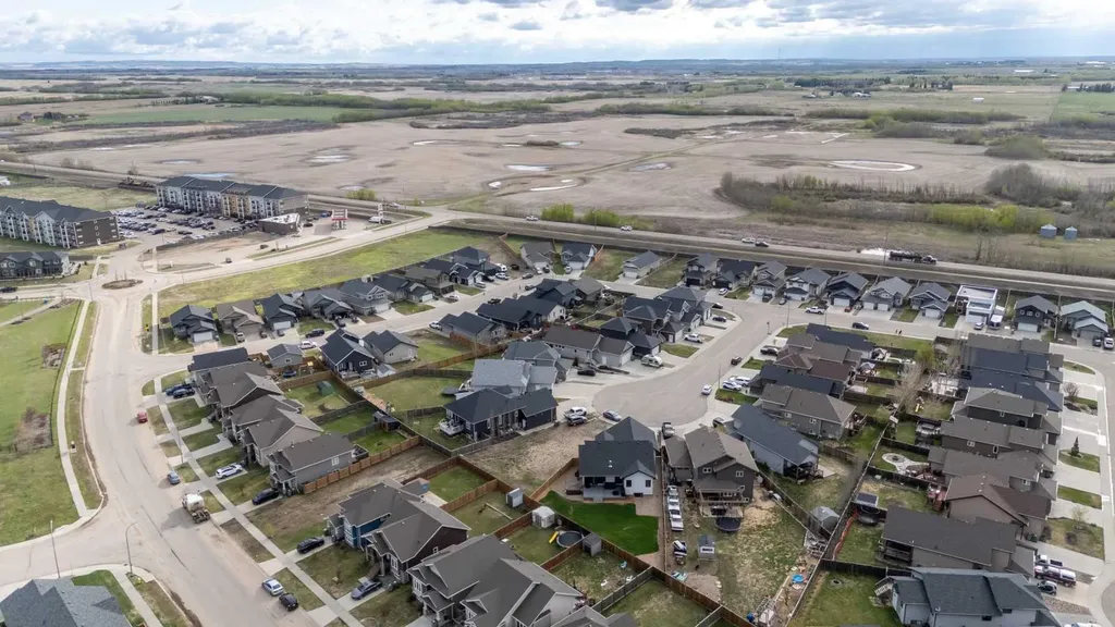 7302 37 Street Close Lloydminster AB T9V 3P7
