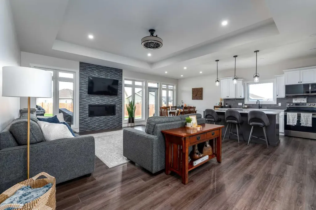 7302 37 Street Close Lloydminster AB T9V 3P7