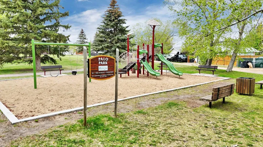 4318 45 Avenue Sylvan Lake AB T4S 1K8