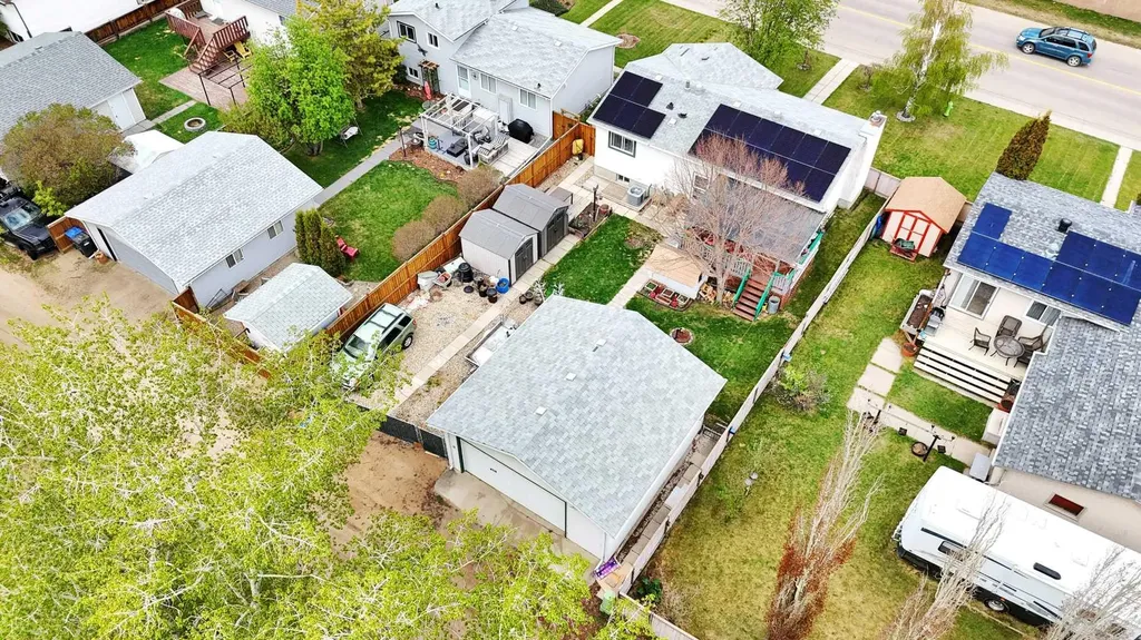 4318 45 Avenue Sylvan Lake AB T4S 1K8