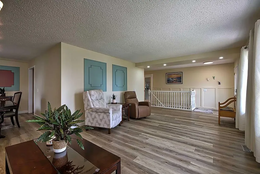 48 Deermont Way SE Calgary AB T2J 5P3