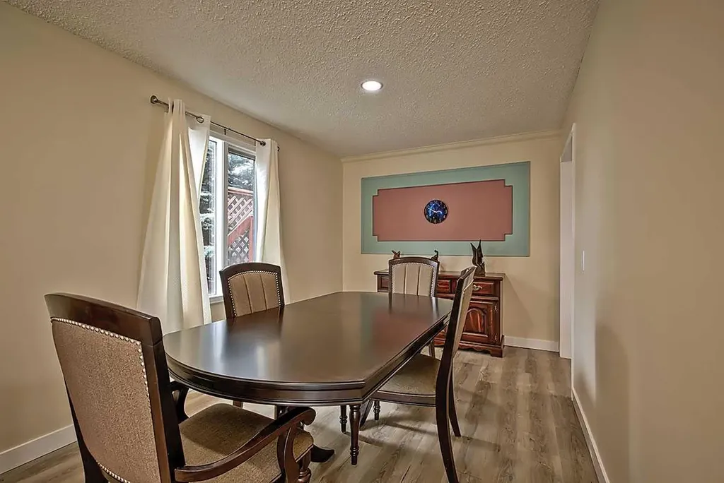 48 Deermont Way SE Calgary AB T2J 5P3