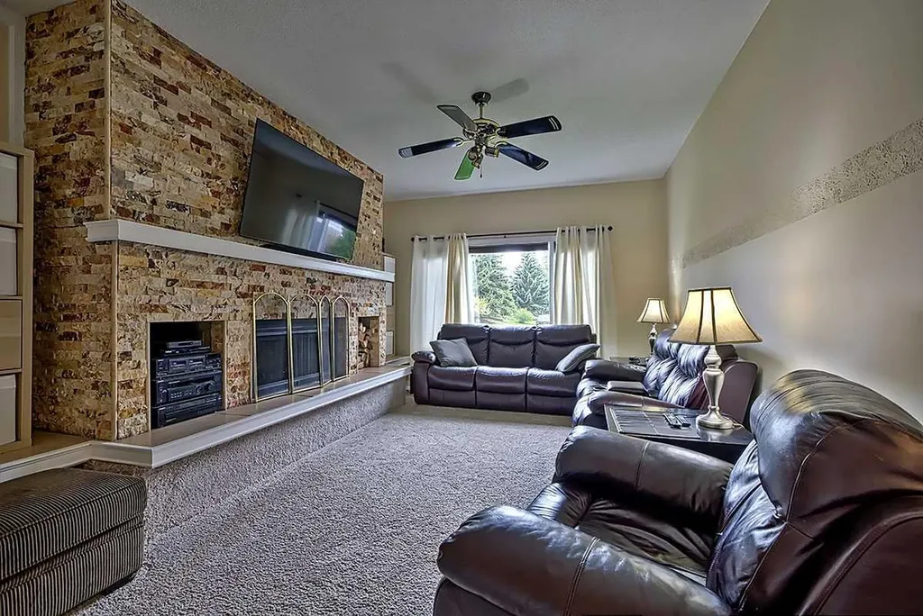 48 Deermont Way SE Calgary AB T2J 5P3
