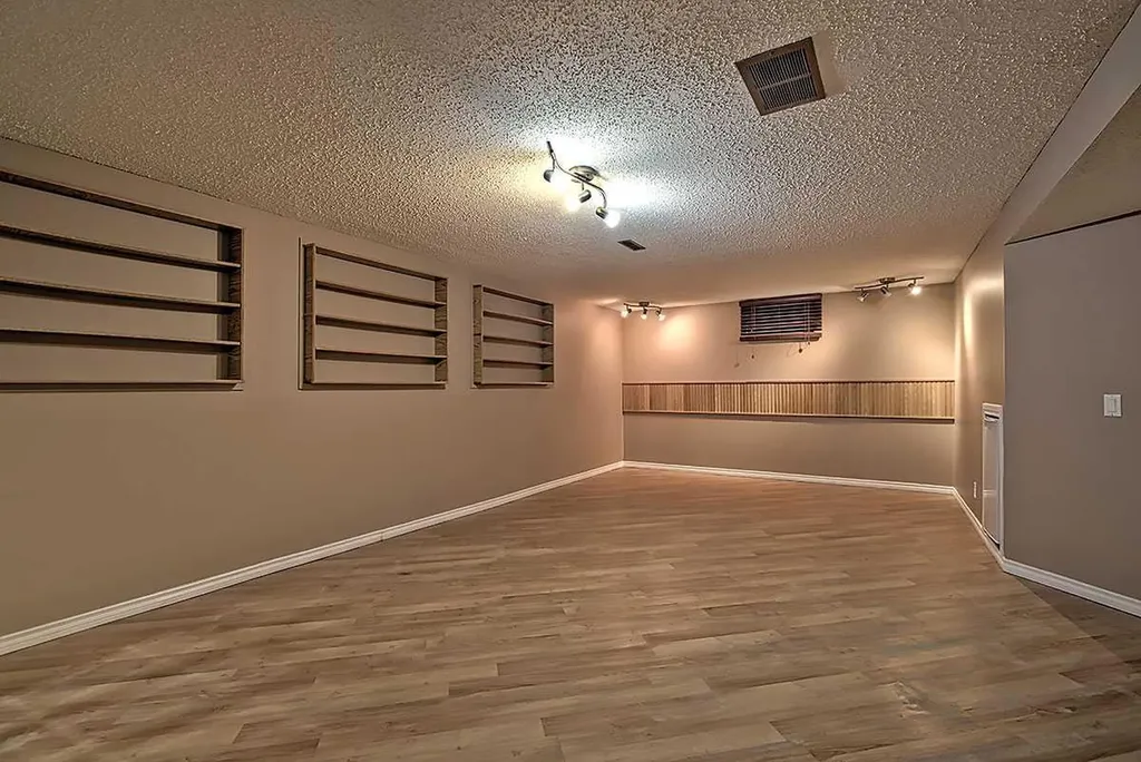 48 Deermont Way SE Calgary AB T2J 5P3