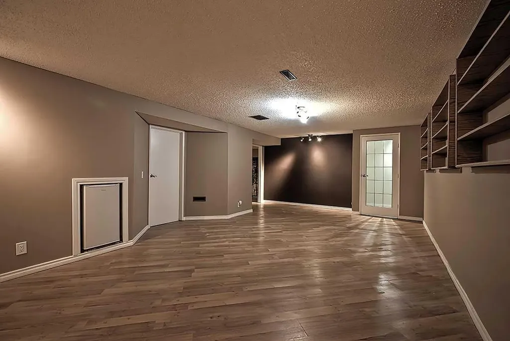 48 Deermont Way SE Calgary AB T2J 5P3