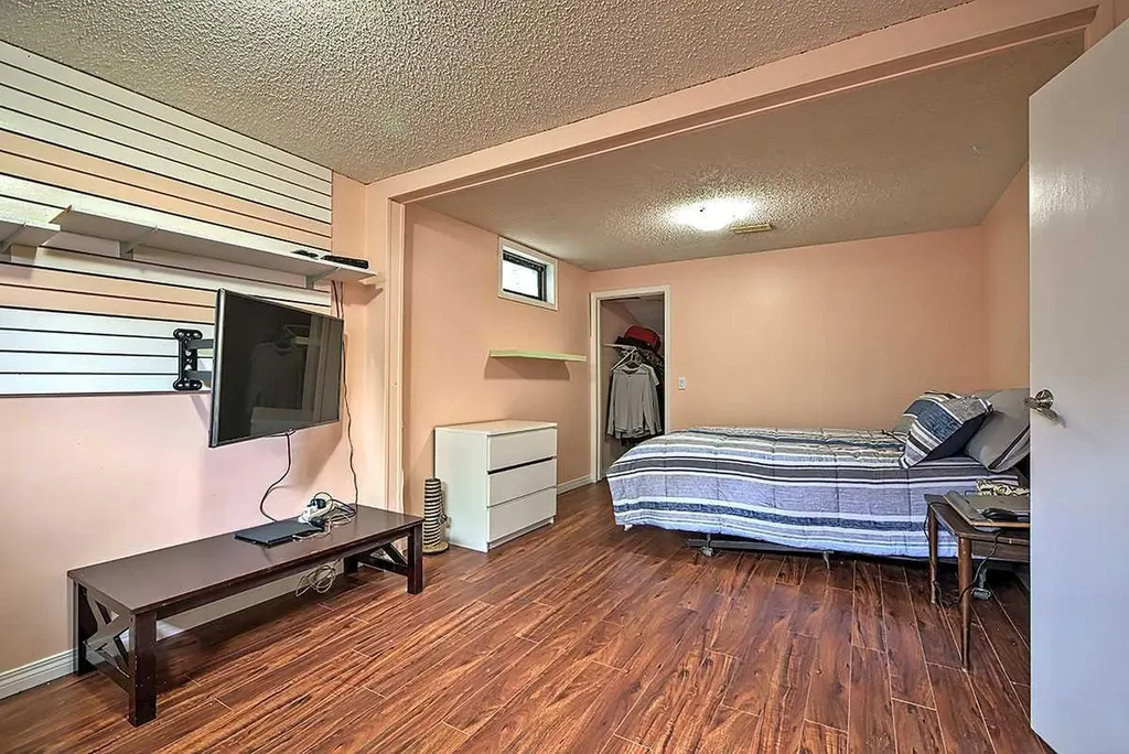 48 Deermont Way SE Calgary AB T2J 5P3