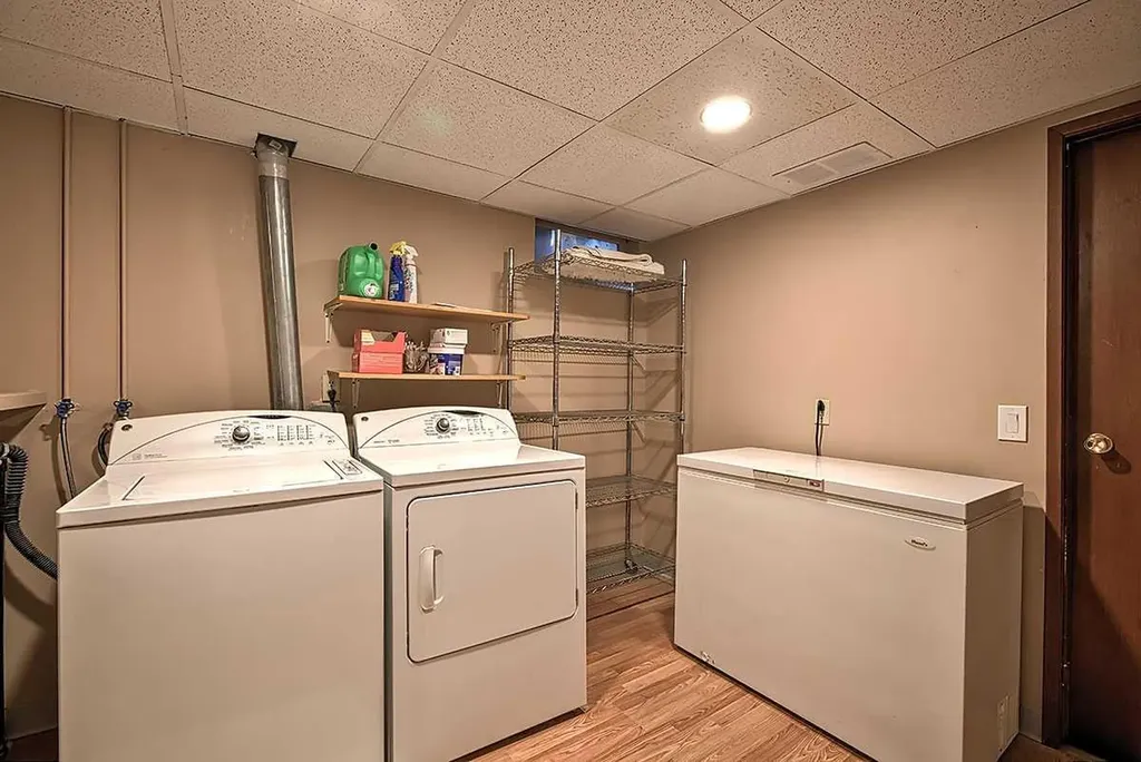 48 Deermont Way SE Calgary AB T2J 5P3