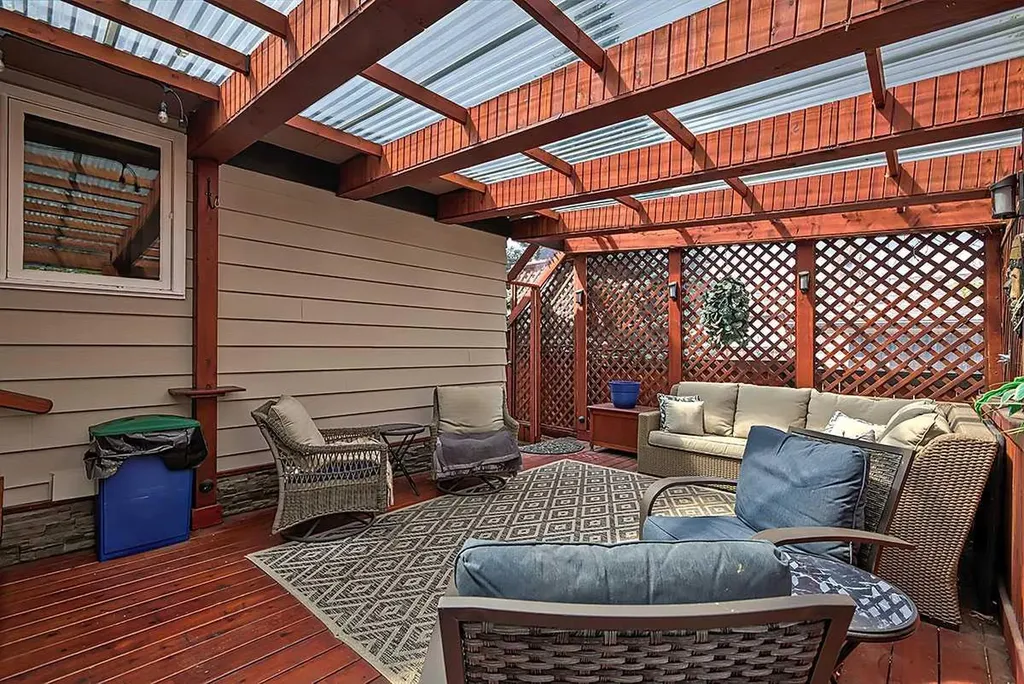 48 Deermont Way SE Calgary AB T2J 5P3