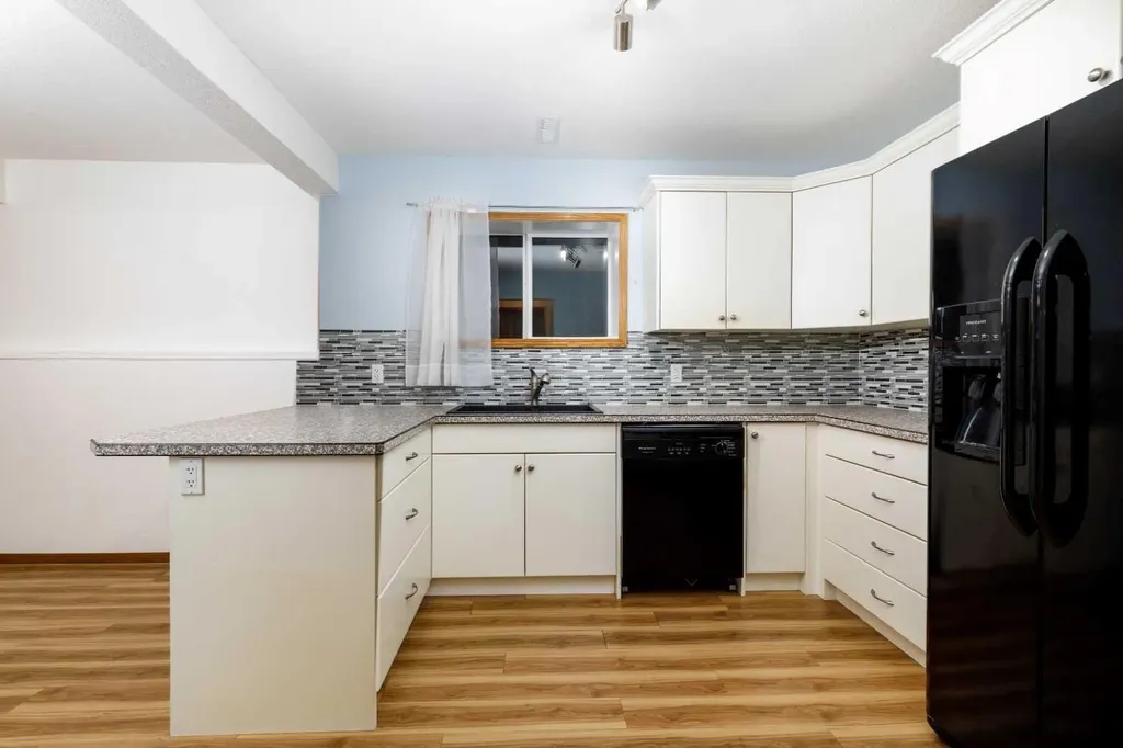 77 Briarwood Crescent Blackfalds AB T0M 0J0