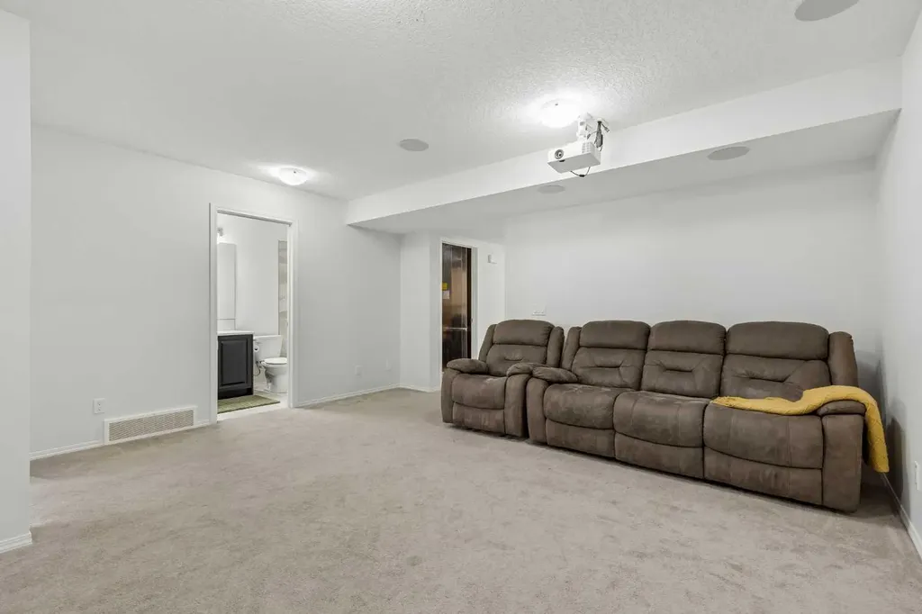 159 Belmont Terrace SW Calgary AB T2X 4X2