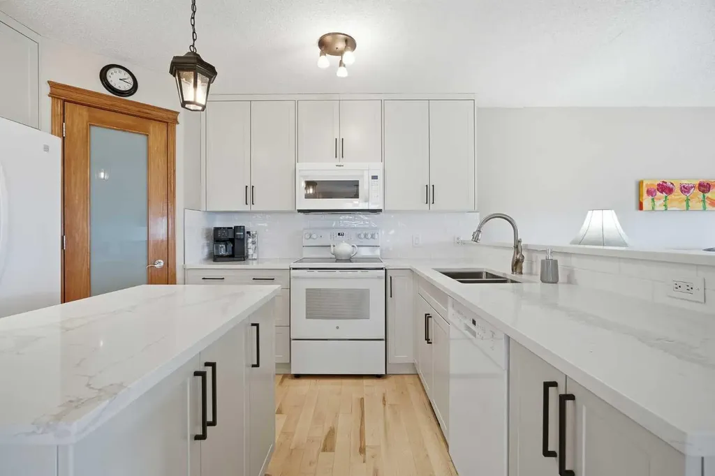 276 Kincora Heights NW Calgary AB T3R 1N6