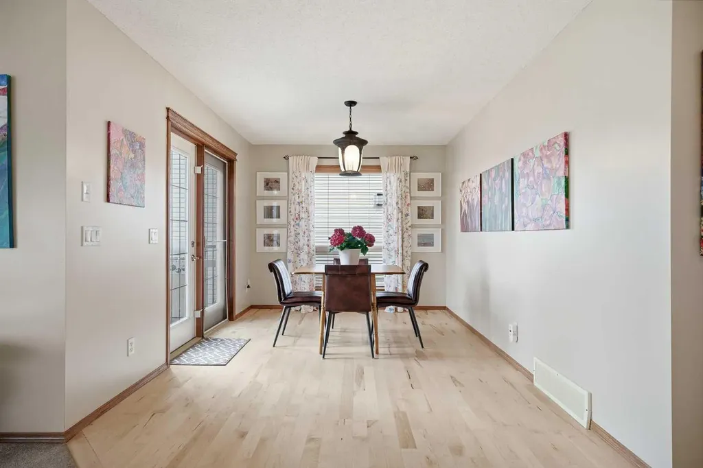 276 Kincora Heights NW Calgary AB T3R 1N6