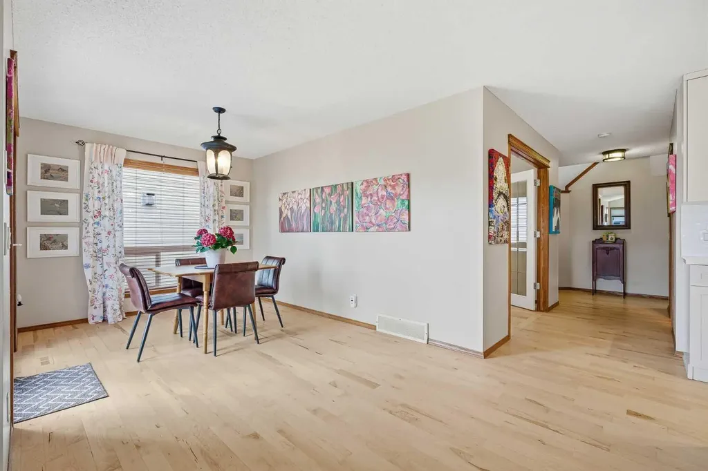 276 Kincora Heights NW Calgary AB T3R 1N6