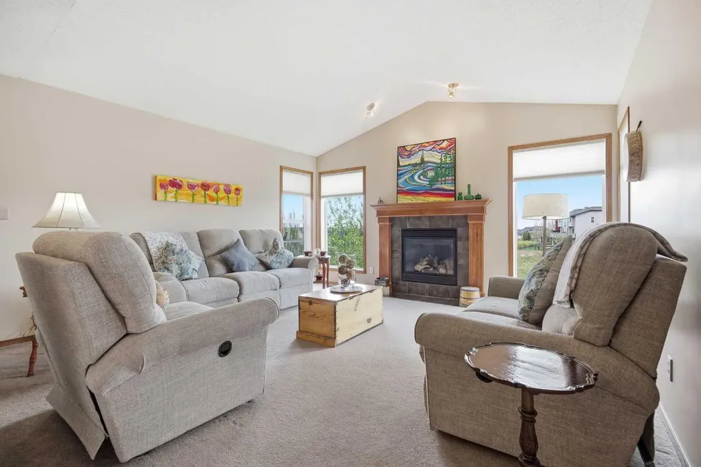 276 Kincora Heights NW Calgary AB T3R 1N6
