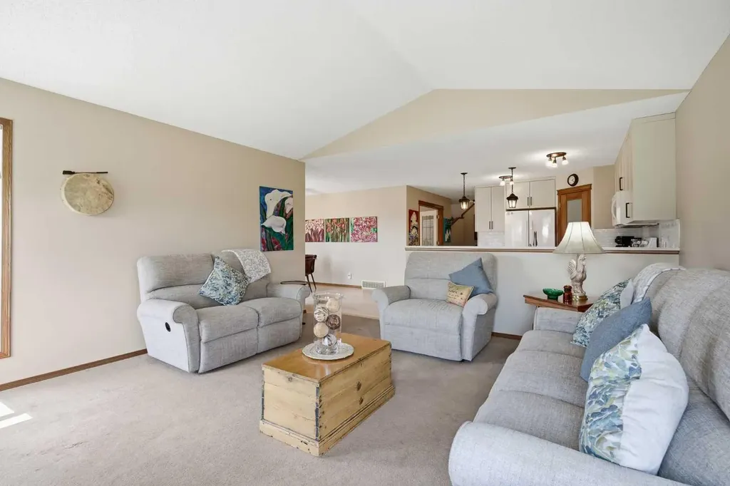 276 Kincora Heights NW Calgary AB T3R 1N6