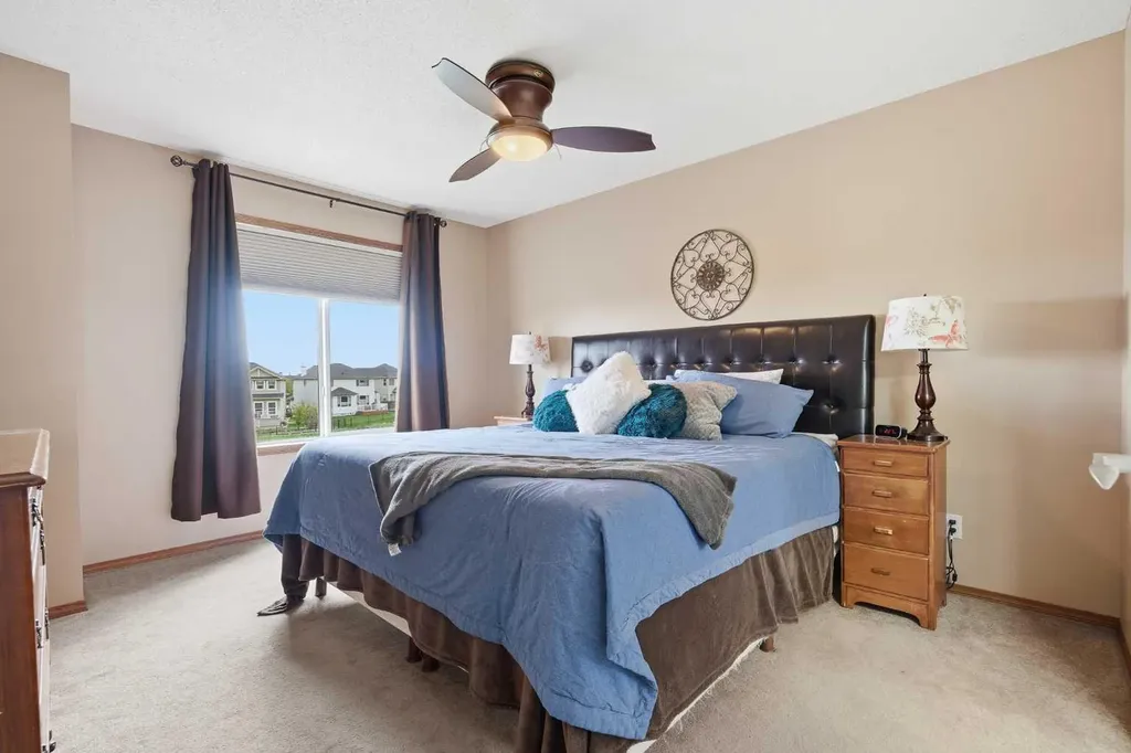 276 Kincora Heights NW Calgary AB T3R 1N6