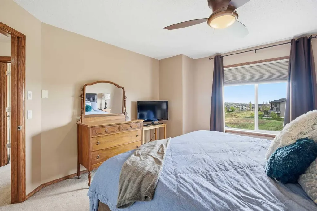 276 Kincora Heights NW Calgary AB T3R 1N6